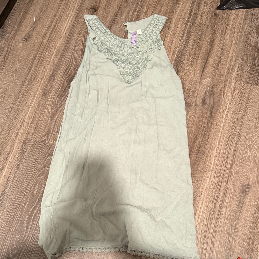 Francesca’s Elegant Mint Green Dress